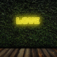 Lade das Bild in den Galerie-Viewer, "Love" Neonschild