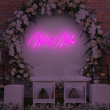 Lade das Bild in den Galerie-Viewer, "Mr & Mrs" Neonschild